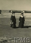 1945-1947, Rongai, Kenia. 
Osiedle dla polskich uchodźców. Siostry zakonne - Veritas (kierowniczka) i Celina.
Fot. NN, kolekcja: Osiedla polskie w Afryce, Instytut Polski i Muzeum im. gen. Sikorskiego w Londynie
