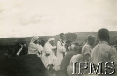 1945-1947, Rongai, Kenia. 
Osiedle dla polskich uchodźców. Pogrzeb.
Fot. NN, kolekcja: Osiedla polskie w Afryce, Instytut Polski i Muzeum im. gen. Sikorskiego w Londynie