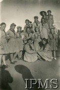 1945-1947, Rongai, Kenia. 
Osiedle dla polskich uchodźców. Grupa harcerek.
Fot. NN, kolekcja: Osiedla polskie w Afryce, Instytut Polski i Muzeum im. gen. Sikorskiego w Londynie