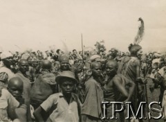 1945-1947, Kenia. 
Kenijczycy, zdjęcie wykonane podczas wycieczki mieszkańców osiedla dla polskich uchodźców w Rongai.
Fot. NN, kolekcja: Osiedla polskie w Afryce, Instytut Polski i Muzeum im. gen. Sikorskiego w Londynie