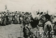 1945-1947, Kenia. 
Kenijczycy, zdjęcie wykonane podczas wycieczki mieszkańców osiedla dla polskich uchodźców w Rongai.
Fot. NN, kolekcja: Osiedla polskie w Afryce, Instytut Polski i Muzeum im. gen. Sikorskiego w Londynie