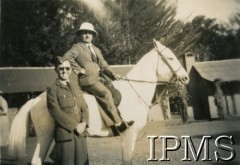 1946-1947, Eldoret, Kenia. 
Maks Bielawski na koniu.
Fot. NN, kolekcja: Osiedla polskie w Afryce, Instytut Polski i Muzeum im. gen. Sikorskiego w Londynie