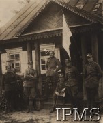 1919, Łuniniec, Polska.
Wojna polsko-bolszewicka. Sztab 9 Dywizji Podlaskiej w Łunińcu, w dniu zajęcia miasta przez Wojska Polskie.
Fot. NN, Instytut Polski im. gen. Sikorskiego w Londynie [Kolekcja nr 80 - ppłk dypl. Jerzy Grobicki, szef sztabu 9 D.P. - Walki 9 Dywizji Podlaskiej o Pińsk i Łuniniec w 1919]