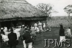 Lata 40., Masindi, Uganda.
Polscy uchodźcy podczas nabożeństwa w kaplicy
Fot. Jan Chmieliński, Instytut Polski i Muzeum im. gen. Sikorskiego w Londynie