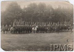 Lata 20., Polska.
1 Pułk Ułanów Krechowieckich na koniach.
Fot. NN, Instytut Polski im. Gen. Sikorskiego w Londynie [Album nr inw. 415 - 1 pułku ułanów Krechowieckich]
