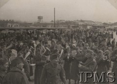 1941-1942, Uzbekistan, ZSRR.
Formowanie Armii Polskiej na Wschodzie - próba orkiestry wojskowej. 
Fot. NN, Instytut Polski im. Gen. Sikorskiego w Londynie [Album 23-A2]