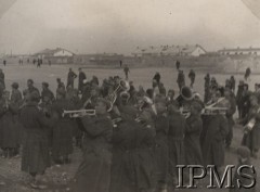 1941-1942, Uzbekistan, ZSRR.
Formowanie Armii Polskiej na Wschodzie - próba orkiestry wojskowej. 
Fot. NN, Instytut Polski im. Gen. Sikorskiego w Londynie [Album 23-A2]