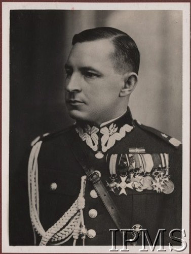 1920-1939, Polska.
Gen. bryg. Jan Kruszewski - dowódca Korpusu Ochrony Pogranicza w latach 1930-1939, portret w mundurze.
Fot. NN, Instytut Polski im. Gen. Sikorskiego w Londynie [album 4-B1]