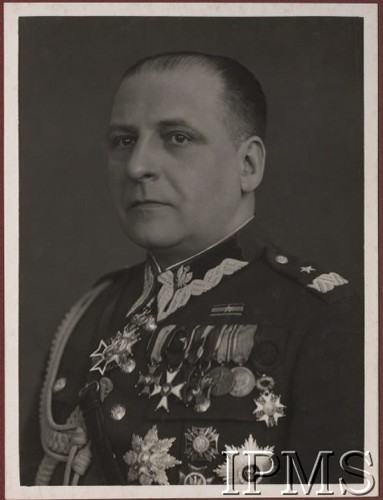 1920-1939, Polska.
Gen. bryg. Stanisław Kwaśniewski - inspektor armii w Generalnym Inspektoracie Sił Zbrojnych (od 1932 r.), portret w mundurze.
Fot. NN, Instytut Polski im. Gen. Sikorskiego w Londynie [album 4-B1]