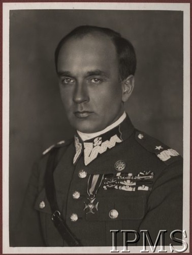 1920-1939, Polska.
Gen. bryg. Tadeusz Kasprzycki - Minister Spraw Wojskowych (1935-1939), portret w mundurze.
Fot. NN, Instytut Polski im. Gen. Sikorskiego w Londynie [album 4-B1]