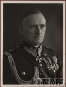 1920-1939, Polska.
Gen. dyw. Stefan Dąb-Biernacki - inspektor armii (od 1930 r.), portret w mundurze.
Fot. NN, Instytut Polski im. Gen. Sikorskiego w Londynie [album 4-B1]