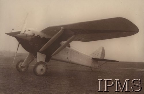 Ok. 1929, Warszawa, Polska.
PZL P.1, prototyp samolotu myśliwskiego skonstruowany w Państwowych Zakładach Lotniczych według projektu inż. Zygmunta Puławskiego. Prototyp oblatano w sierpniu 1929.
Fot. NN, Instytut Polski im. Gen. Sikorskiego w Londynie [album nr 4 (133) - album ofiarowany przez Państwowe Zakłady Lotnicze w Warszawie królowi Jugosławii Aleksandrowi I]
