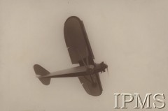 Ok. 1930, Warszawa, Polska.
PZL Ł.2, dwumiejscowy samolot łącznikowy konstrukcji inżynierów Jerzego Dąbrowskiego i Franciszka Kotta, oblatany pod koniec 1929 roku, w 1931 produkowany przez Państwowe Zakłady Lotnicze.
Fot. NN, Instytut Polski im. Gen. Sikorskiego w Londynie [album nr 4 (133) - album ofiarowany przez Państwowe Zakłady Lotnicze w Warszawie królowi Jugosławii Aleksandrowi I]