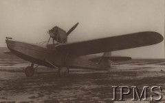 1931, Warszawa, Polska.
PZL.12, prototyp polskiego samolotu amfibii konstrukcji inżyniera Zygmunta Puławskiego wyprodukowany w 1931 r. Państwowych Zakładach Lotniczych. Po śmierci Puławskiego, który zginął podczas lotu próbnego w marcu 1931, prace nad samolotem zostały przerwane.
Fot. NN, Instytut Polski im. Gen. Sikorskiego w Londynie [album nr 4 (133) - album ofiarowany przez Państwowe Zakłady Lotnicze w Warszawie królowi Jugosławii Aleksandrowi I]