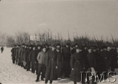 Grudzień 1941, Tatiszczewo, ZSRR.
Formowanie Armii Andersa, kompania zmotoryzowana zwiadowców przed wymarszem na ćwiczenia.
Fot. NN, Instytut Polski im. Gen. Sikorskiego w Londynie [Album nr 9/DI]