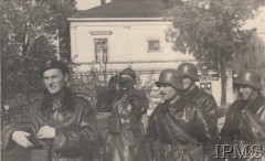 Październik 1938, Czechosłowacja.
Podpis oryginalny: 