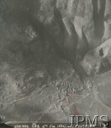 Luty 1944, Cassino, Włochy.
Fotografia lotnicza okolic klasztoru Benedyktynów na Monte Cassino.
Fot. NN, Instytut Polski im. Gen. Sikorskiego w Londynie [album por. Jana Jaxa-Dębickiego]