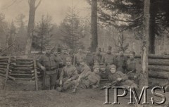 1916, Wołyń.
Pozycje nad rzeką Garbach, żołnierze 1 plutonu 1 kompanii 2 Pułku Piechoty Legionów.
Fot. por. Stanisław Siczek – dowódca kompanii CKM, Instytut Polski im. Gen. Sikorskiego w Londynie [ALBUM LEGIONÓW nr 20003 – 2 pułku piechoty Legionów Polskich]