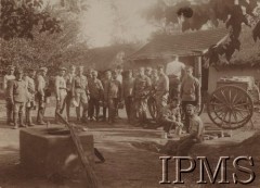 1918, Stanica Paszkowska, Kubań, Rosja
Kuchnia kompanii por. Rawicz-Heilmanna.
Fot. kpt. Stanisław Siczek – dowódca kompanii CKM, Instytut Polski im. Gen. Sikorskiego w Londynie [ALBUM LEGIONÓW nr 20003 – 2 pułku piechoty Legionów Polskich]