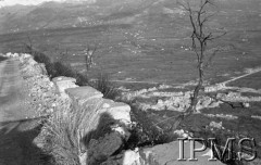 Maj 1944, okolice Cassino, Włochy.
Bitwa pod Monte Cassino, widok zniszczonego miasteczka.
Fot. S. Gliwa, Instytut Polski im. Gen. Sikorskiego w Londynie [album negatywowy]

