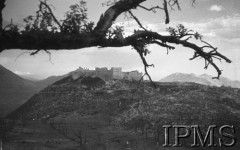 Maj 1944, Cassino, Włochy.
Bitwa pod Monte Cassino, widok zniszczonego klasztoru Benedyktynów.
Fot. ppor. W. Hryniewicz (O.OP. 2 Korpus), Instytut Polski im. Gen. Sikorskiego w Londynie [album negatywowy nr 106]

