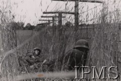 Czerwiec 1941, brak miejsca.
Żołnierze 1 Dywizji Strzelców Górskich przy zasiekach granicznych pomiędzy Rosją i Niemcami.
Fot. NN, Instytut Polski i Muzeum im. gen. Sikorskiego w Londynie