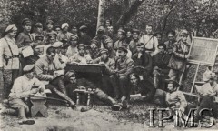 1918-1920, brak miejsca.
Czerwonoarmiści podczas lekcji matematyki.
Fot. NN, Instytut Polski im. Gen. Sikorskiego w Londynie [Kolekcja nr 473/2] - fotografie zamieszczone we wspomnieniach Jarosława Jaremy Sucharskiego.