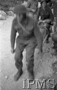11-18.05.1944, Cassino, Włochy.
Walki 2 Korpusu Polskiego pod Monte Cassino, transport rannego na noszach.
Fot. Felicjan Maliniak, Instytut Polski i Muzeum im. gen. Sikorskiego w Londynie, album negatywowy L-I Monte Cassino, płachta 38
