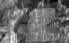 Maj 1944, Aquafondata, Włochy.
Kwatera Główna Dowódcy 2 Korpusu, gen. Harold Alexander i gen. Władysław Anders - nad mapami. Generałowie omawiają sytuację na froncie włoskim.
Fot. Felicjan Maliniak, Instytut Polski im. Gen. Sikorskiego w Londynie [album negatywowy L-I Monte Cassino] - płachta 48