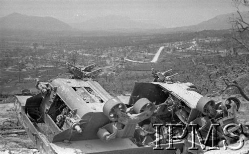 Maj 1944, Cassino, Włochy.
Podpis oryginalny: 