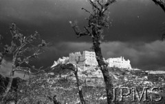 Maj 1944, Cassino, Włochy.
Bitwa pod Monte Cassino, widok zniszczonego klasztoru Benedyktynów.
Fot. NN, Instytut Polski im. Gen. Sikorskiego w Londynie [Album negatywowy - Monte Cassino]

