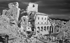 Maj 1944, Cassino, Włochy.
Bitwa pod Monte Cassino, widok zniszczonego klasztoru Benedyktynów.
Fot. NN, Instytut Polski im. Gen. Sikorskiego w Londynie [Album negatywowy - Monte Cassino]

