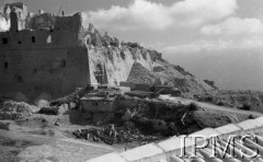 Maj 1944, Cassino, Włochy.
Bitwa pod Monte Cassino, fragment zniszczonego klasztoru Benedyktynów.
Fot. NN, Instytut Polski im. Gen. Sikorskiego w Londynie [Album negatywowy - Monte Cassino]

