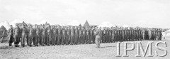 Kwiecień 1942, Pahlewi, Iran (Persja).
Żołnierze Armii Andersa  podczas ćwiczeń na plaży.
Fot. NN, Instytut Polski im. Gen. Sikorskiego w Londynie [album negatywowy B-I IRAN] - płachta 4
