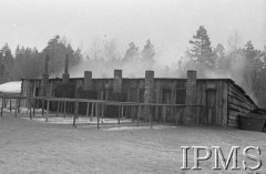 Grudzień 1941, Kołtubanka, obł. Czkałowsk, ZSRR.
Obóz formującej się Armii Andersa, kuchnia w barakach.
Fot. Czesław Zembal, Instytut Polski im. Gen. Sikorskiego w Londynie [album negatywowy A-I ROSJA] - płachta 8