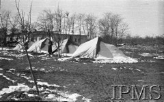 Styczeń-luty 1942, Jangi-Jul, Uzbekistan, ZSRR.
Namioty zawiane śniegiem na terenie sztabu Armii Polskiej.
Fot. inż. Wiktor Ostrowski, Instytut Polski im. Gen. Sikorskiego w Londynie [album negatywowy A-I ROSJA] - płachta 17