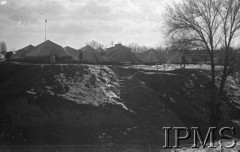 Luty 1942, Jangi-Jul, Uzbekistan, ZSRR.
Namioty nad brzegiem rzeki Kurkudziuk.
Fot. inż. Wiktor Ostrowski, Instytut Polski im. Gen. Sikorskiego w Londynie [album negatywowy A-I ROSJA] - płachta 18