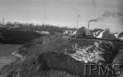 Luty 1942, Jangi-Jul, Uzbekistan, ZSRR.
Obóz formującej się Armii Polskiej, w tle komin fabryki przetworów owocowych.
Fot. inż. Wiktor Ostrowski, Instytut Polski im. Gen. Sikorskiego w Londynie [album negatywowy A-I ROSJA] - płachta 18