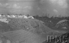 Luty 1942, Dżałał-Abad, Kirgistan, ZSRR.
Namioty Szwadronu Przybocznego dowódcy Armii Polskiej gen. Władysława Andersa.
Fot. inż. Wiktor Ostrowski, Instytut Polski im. Gen. Sikorskiego w Londynie [album negatywowy A-I ROSJA] - płachta 20