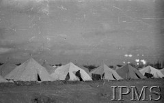 Luty 1942, Dżałał-Abad, Kirgistan, ZSRR.
Namioty Szwadronu Przybocznego dowódcy Armii Polskiej gen. Władysława Andersa.
Fot. inż. Wiktor Ostrowski, Instytut Polski im. Gen. Sikorskiego w Londynie [album negatywowy A-I ROSJA] - płachta 20