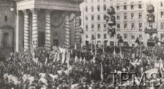 18.05.1920, Warszawa, Polska.
Plac Trzech Krzyży, kościół św. Aleksandra - przyjazd Naczelnego Wodza Józefa Piłsudskiego do Warszawy.
Fot. NN, Instytut Polski im. Gen. Sikorskiego w Londynie [szuflada nr 18, Legiony. Wojsko przed 1939, PW, LOPR]