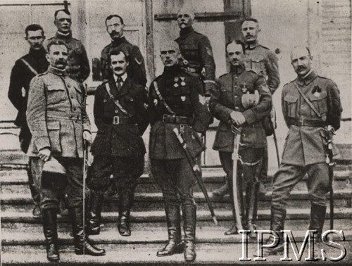 1918-1919, Rosja.
Sztab 5 Dywizji Syberyjskiej. Osoby: kpt. Dojan-Miszewski, płk Kogutnicki, mjr Jan Skorobohaty-Jakubowski, płk Kazimierz Rumsza, ppłk Piekarski (d-ca pułku ułanów), płk Skirgiełło-Jacewicz (d-ca pułku artylerii).
Fot. NN, Instytut Polski im. Gen. Sikorskiego w Londynie [szuflada nr 19, Walki o Niepodległość 1914-1920]