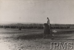 16.02.1941, ZSRR.
Formowanie Armii Polskiej w Związku Radzieckim. Nabożeństwo podczas przysięgi rekrutów.
Fot. NN, Instytut Polski im. Gen. Sikorskiego w Londynie [szuflada nr 60 – Rosja. Wojsko Polskie. Wysiedleńcy]