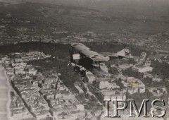 Ok. 1920, Lwów, Polska.
Samolot Ansaldo Balilla Eskadry im. Tadeusza Kościuszki lecący nad miastem.
Fot. NN, Instytut Polski i Muzeum im. gen. Sikorskiego w Londynie [teczka nr 26]