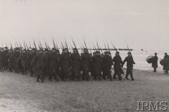 11.12.1941, Buzułuk, obł. Czkałowsk, ZSRR.
Defilada z okazji wizyty gen. Władysława Sikorskiego.
Fot. NN, Instytut Polski i Muzeum im. gen. Sikorskiego w Londynie [teczka 44d]