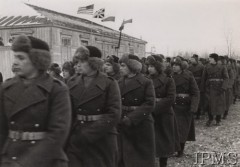 11.12.1941, Buzułuk, obł. Czkałowsk, ZSRR.
Defilada z okazji wizyty gen. Władysława Sikorskiego.
Fot. NN, Instytut Polski i Muzeum im. gen. Sikorskiego w Londynie [teczka 44d]