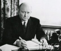Brak daty, brak miejsca.
Stanisław Mikołajczyk, premier rządu RP na uchodźctwie, portret
Fot. Instytut Polski i Muzeum im. gen. Sikorskiego w Londynie.