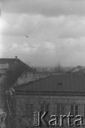 8.03.1968, Warszawa, Polska.
Strajk Studentów Uniwersytetu Warszawskiego, śmigłowiec lecący nad miastem. Fotografia wykonana z okna budynku Akademii Sztuk Pięknych.
Fot. Krzysztof Burnatowicz, zbiory Ośrodka KARTA