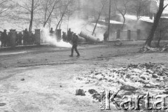 16.12.1981, Katowice, Polska.
Stan wojenny - pacyfikacja strajku w kopalni 