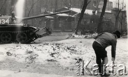 16.12.1981, Katowice, Polska.
Stan wojenny - pacyfikacja strajku w kopalni 